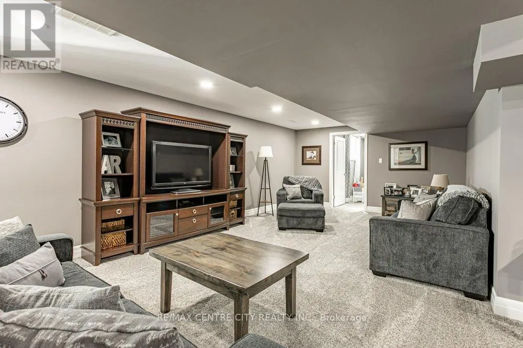 148 ELLIOTT TRAIL