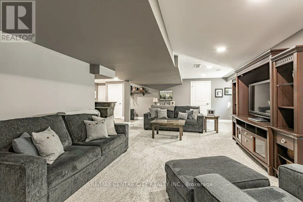 148 ELLIOTT TRAIL