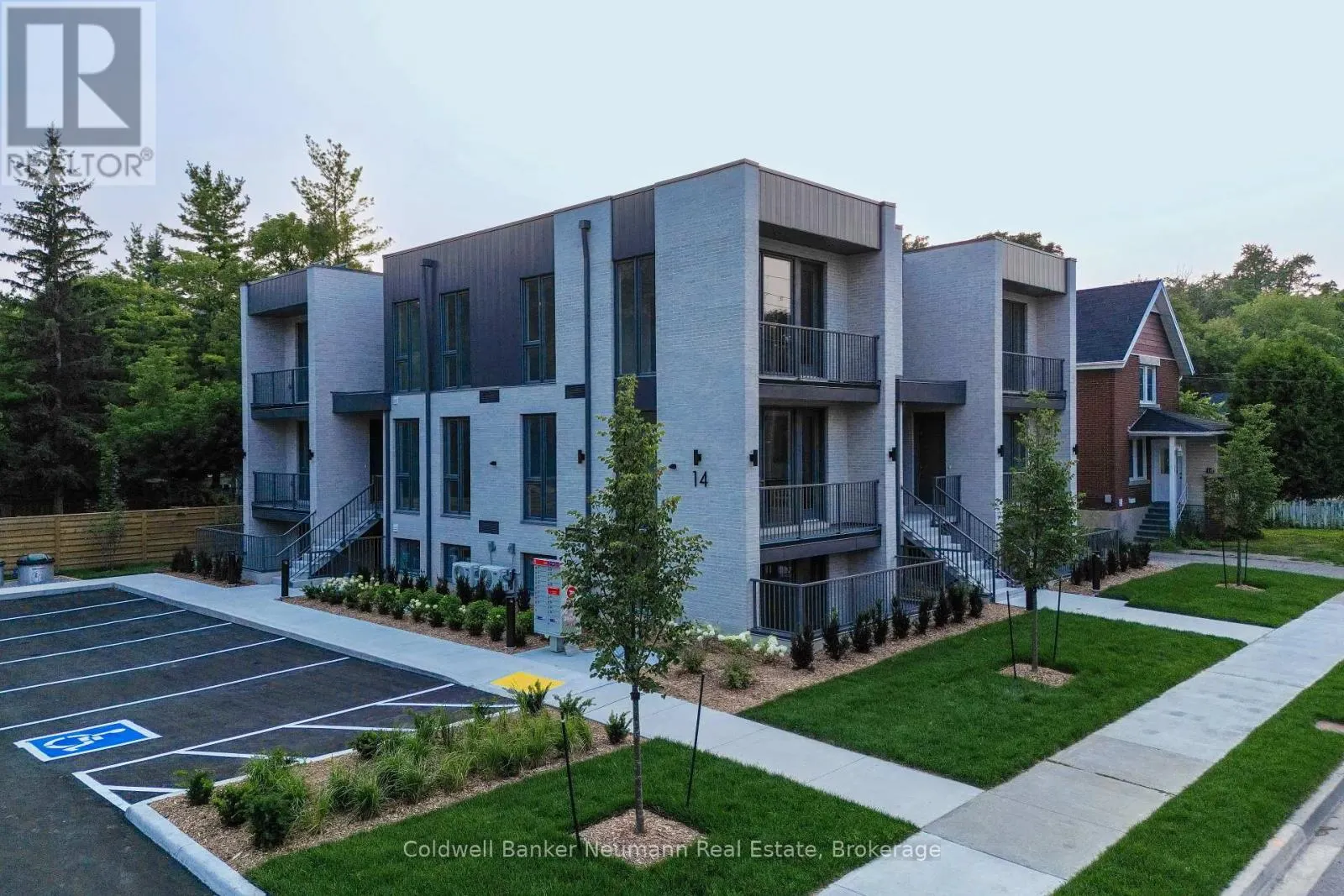 8 - 14 STEVENSON STREET N, #8