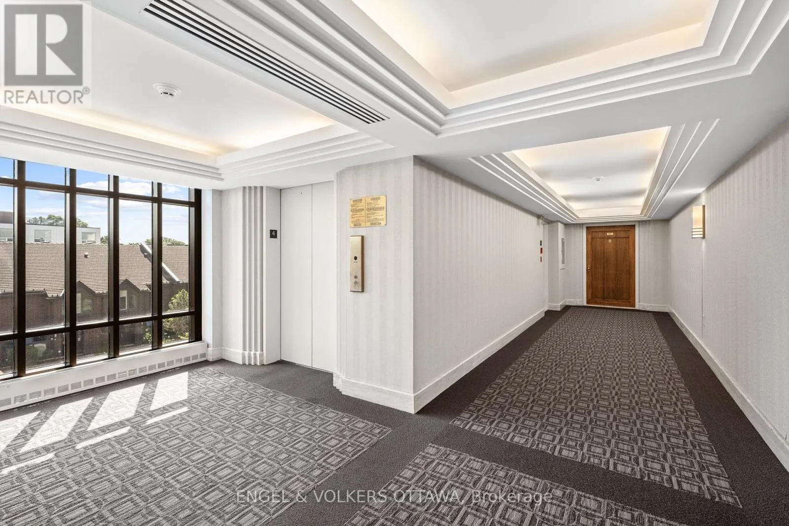 406 - 111 ECHO DRIVE