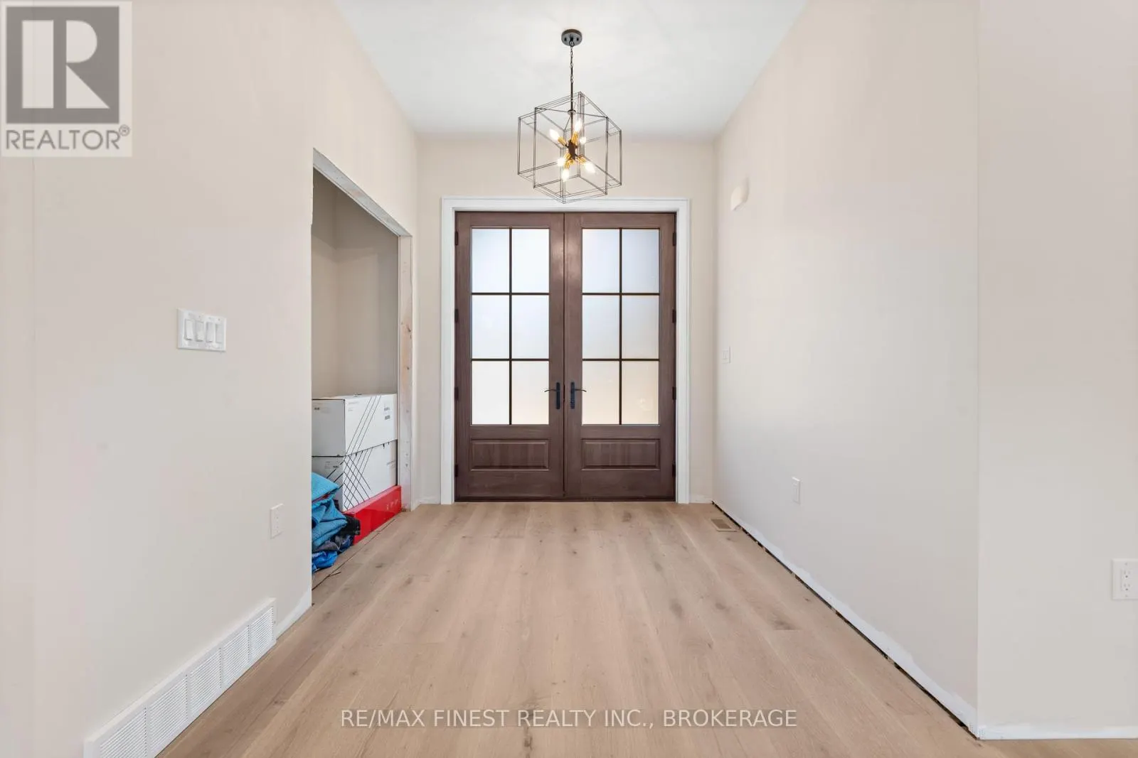 371 MAPLE RIDGE DRIVE