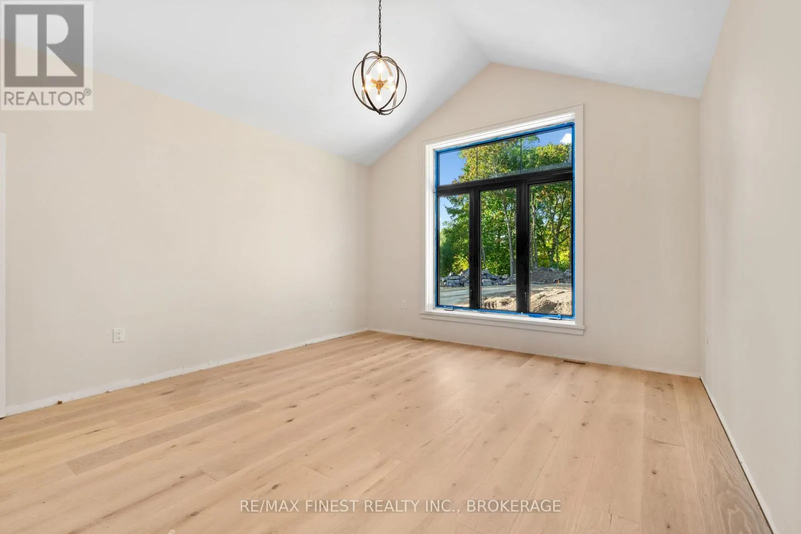 371 MAPLE RIDGE DRIVE