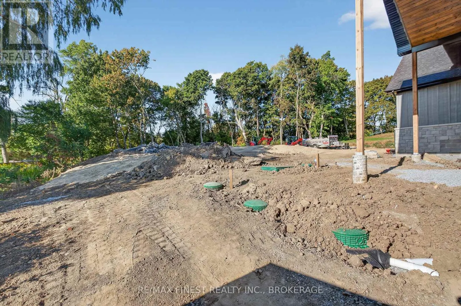 371 MAPLE RIDGE DRIVE
