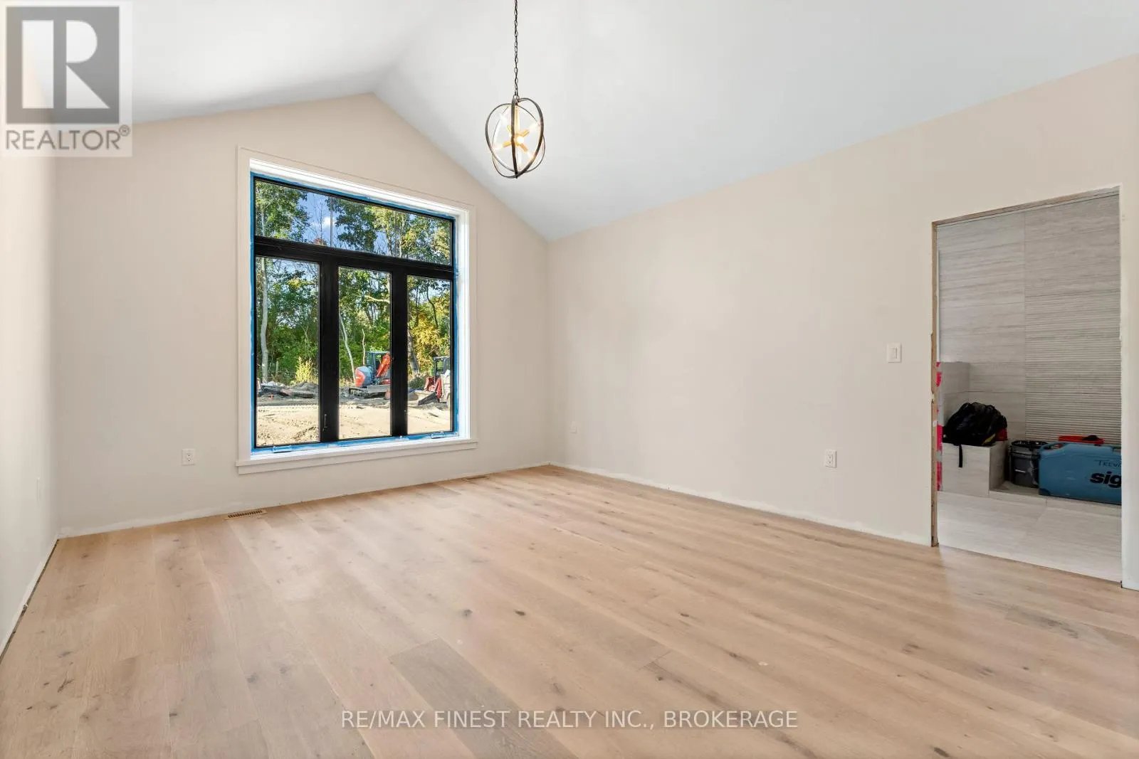 371 MAPLE RIDGE DRIVE