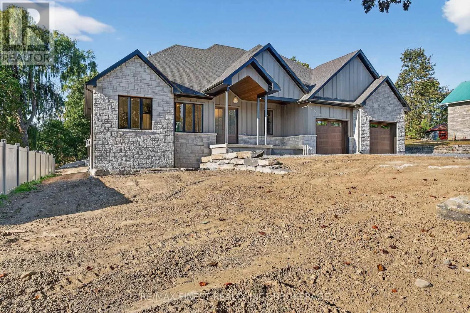 371 MAPLE RIDGE DRIVE