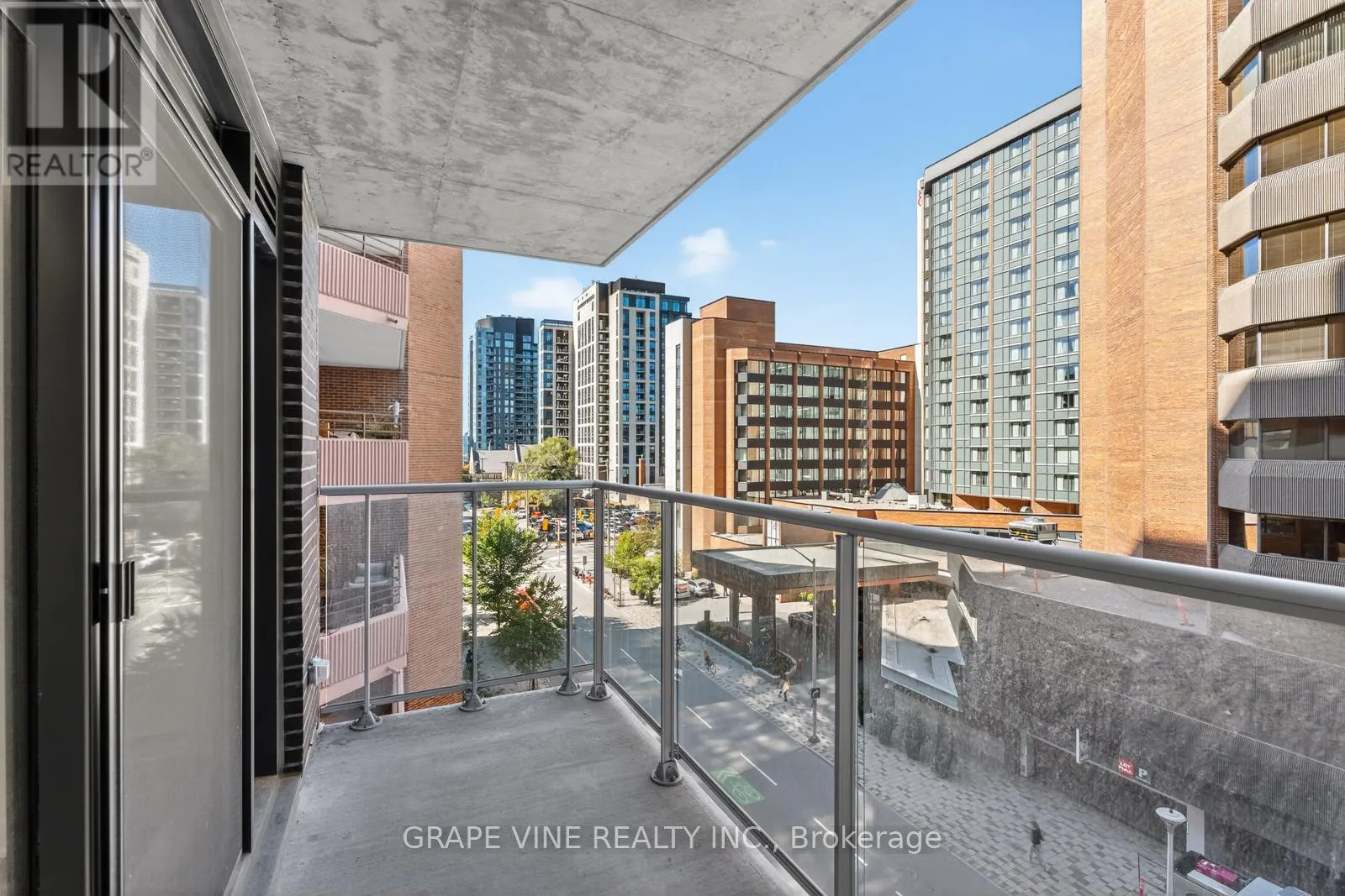 501 - 340 QUEEN STREET
