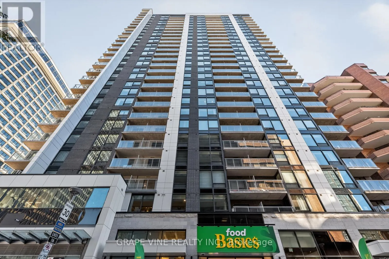 501 - 340 QUEEN STREET