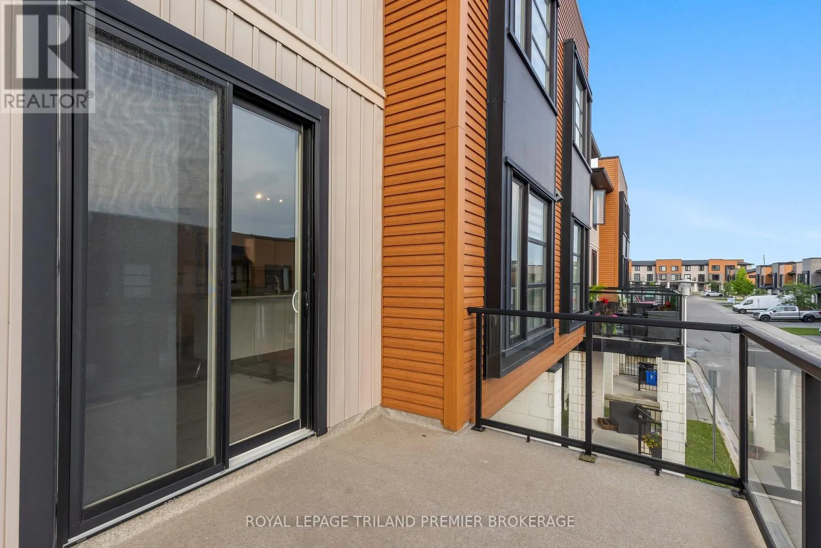 996 WEST VILLAGE SQUARE