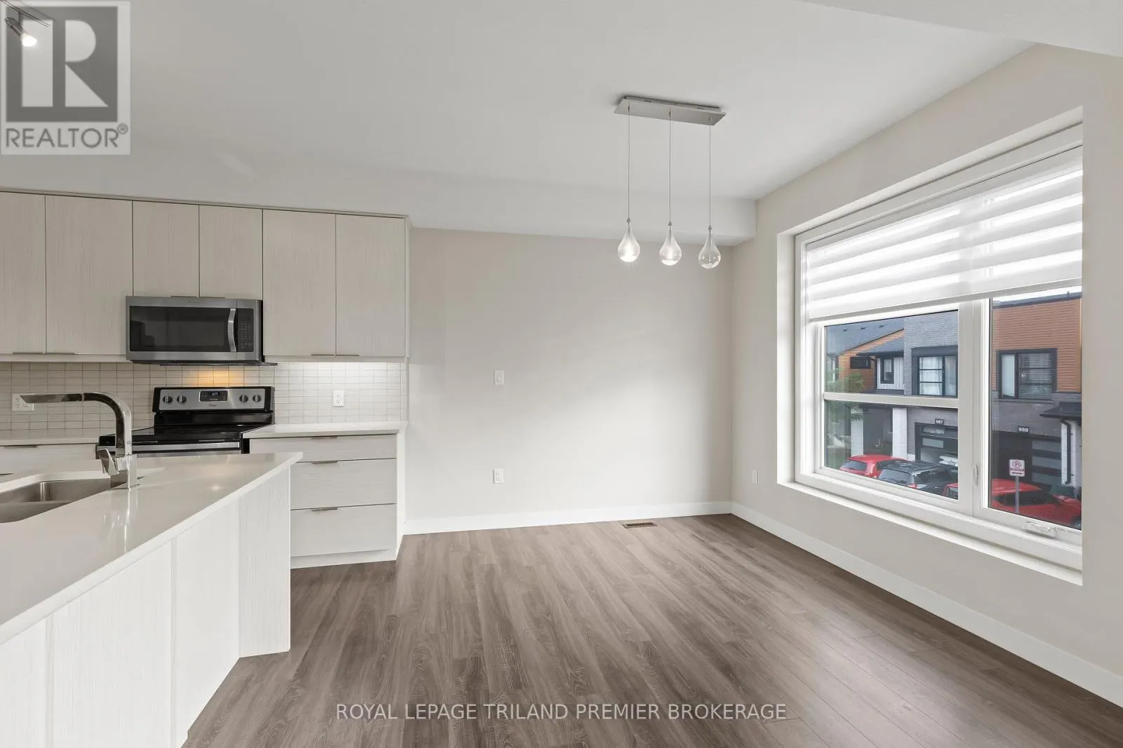 996 WEST VILLAGE SQUARE