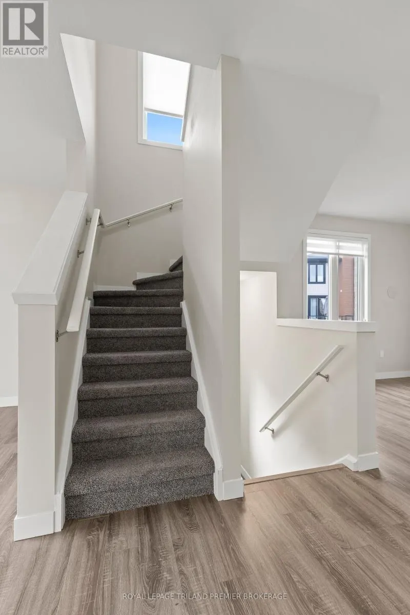 996 WEST VILLAGE SQUARE