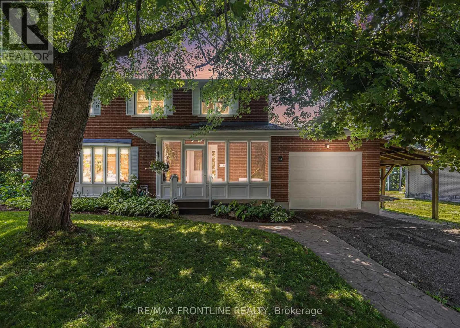 12 GLENVIEW CRESCENT