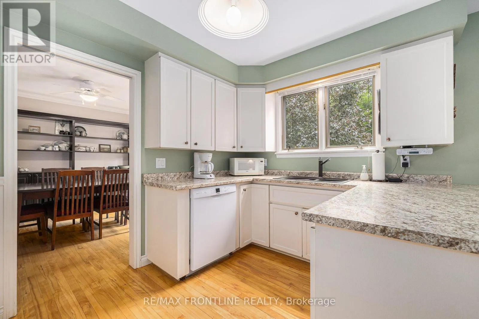 12 GLENVIEW CRESCENT