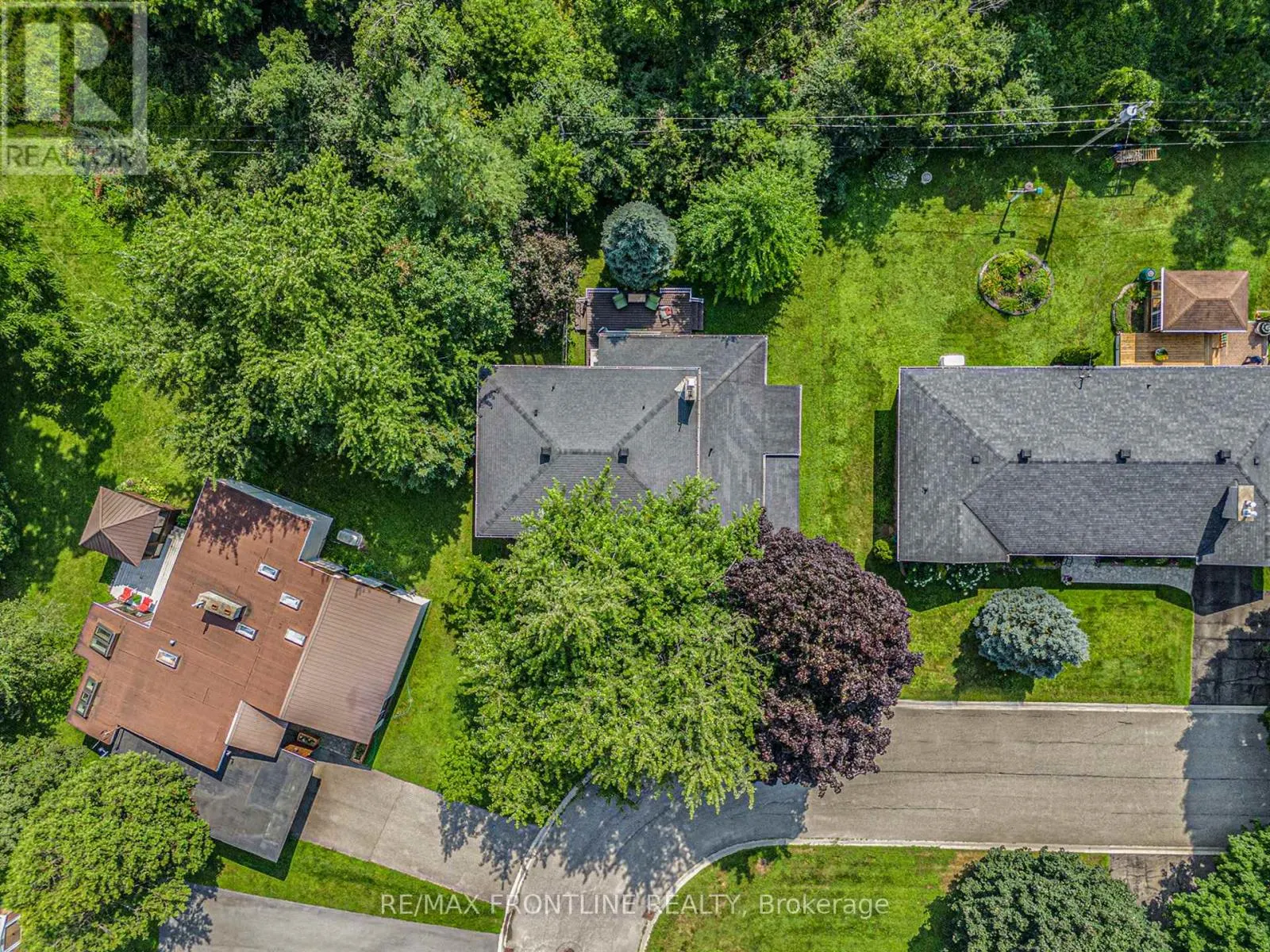 12 GLENVIEW CRESCENT