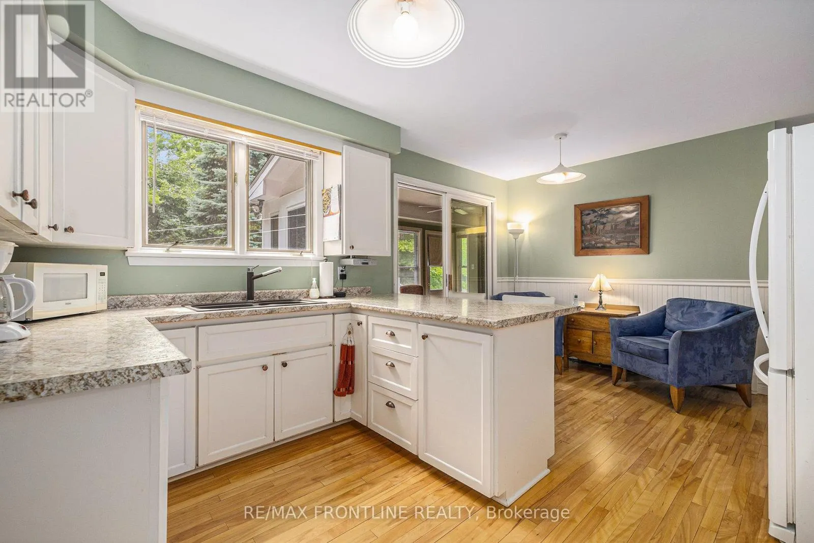 12 GLENVIEW CRESCENT