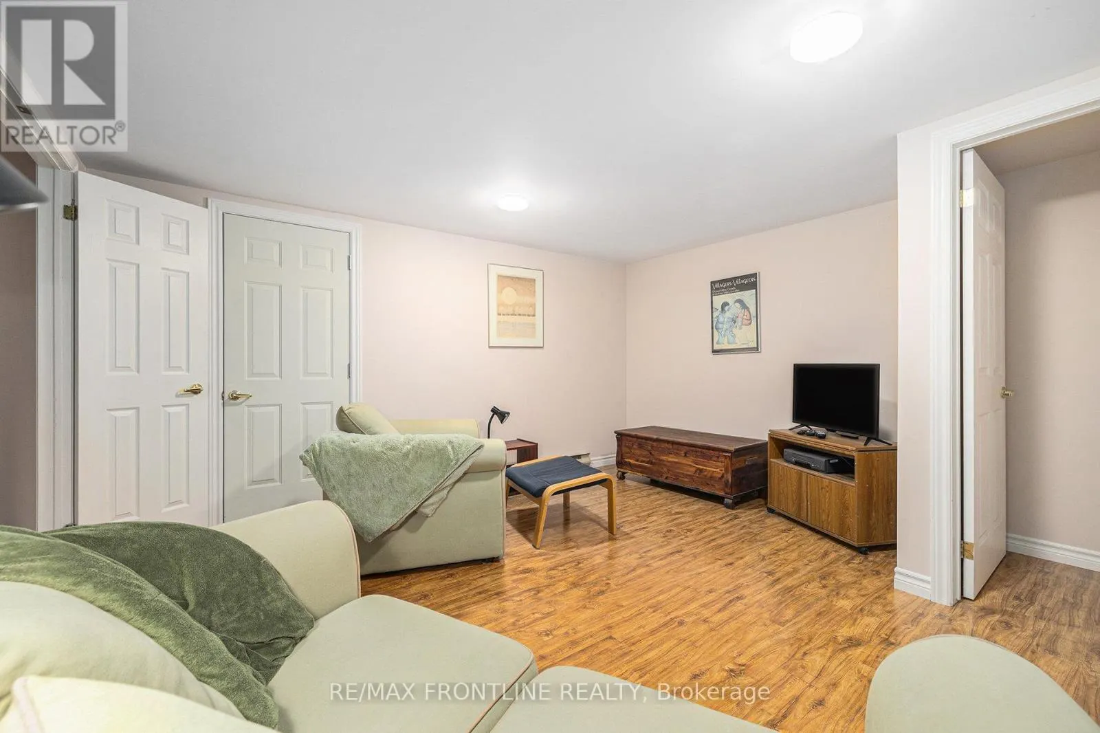 12 GLENVIEW CRESCENT