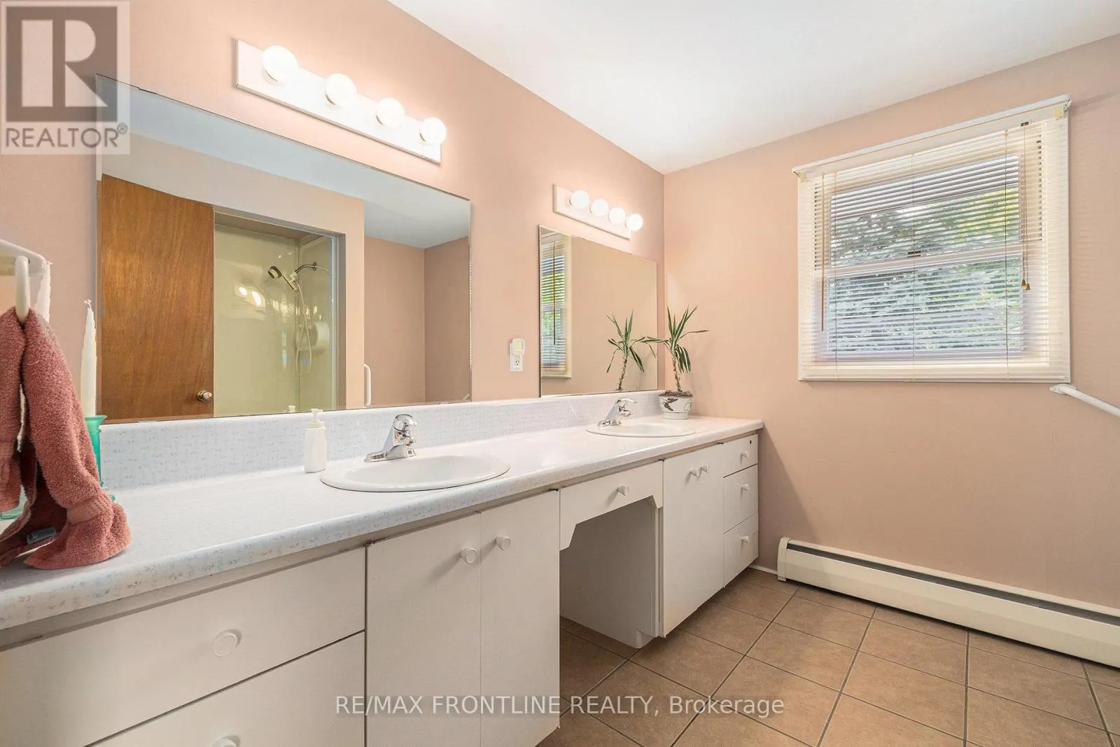 12 GLENVIEW CRESCENT