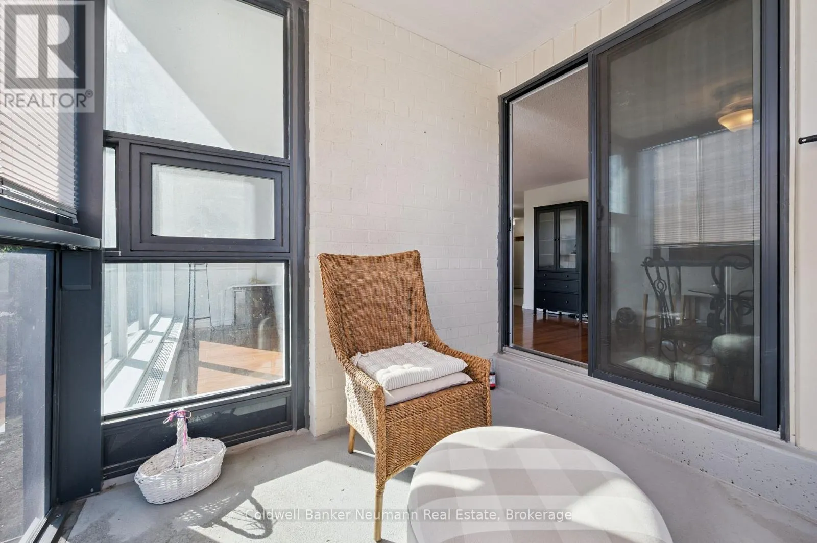 303 - 19 WOODLAWN ROAD E, #303