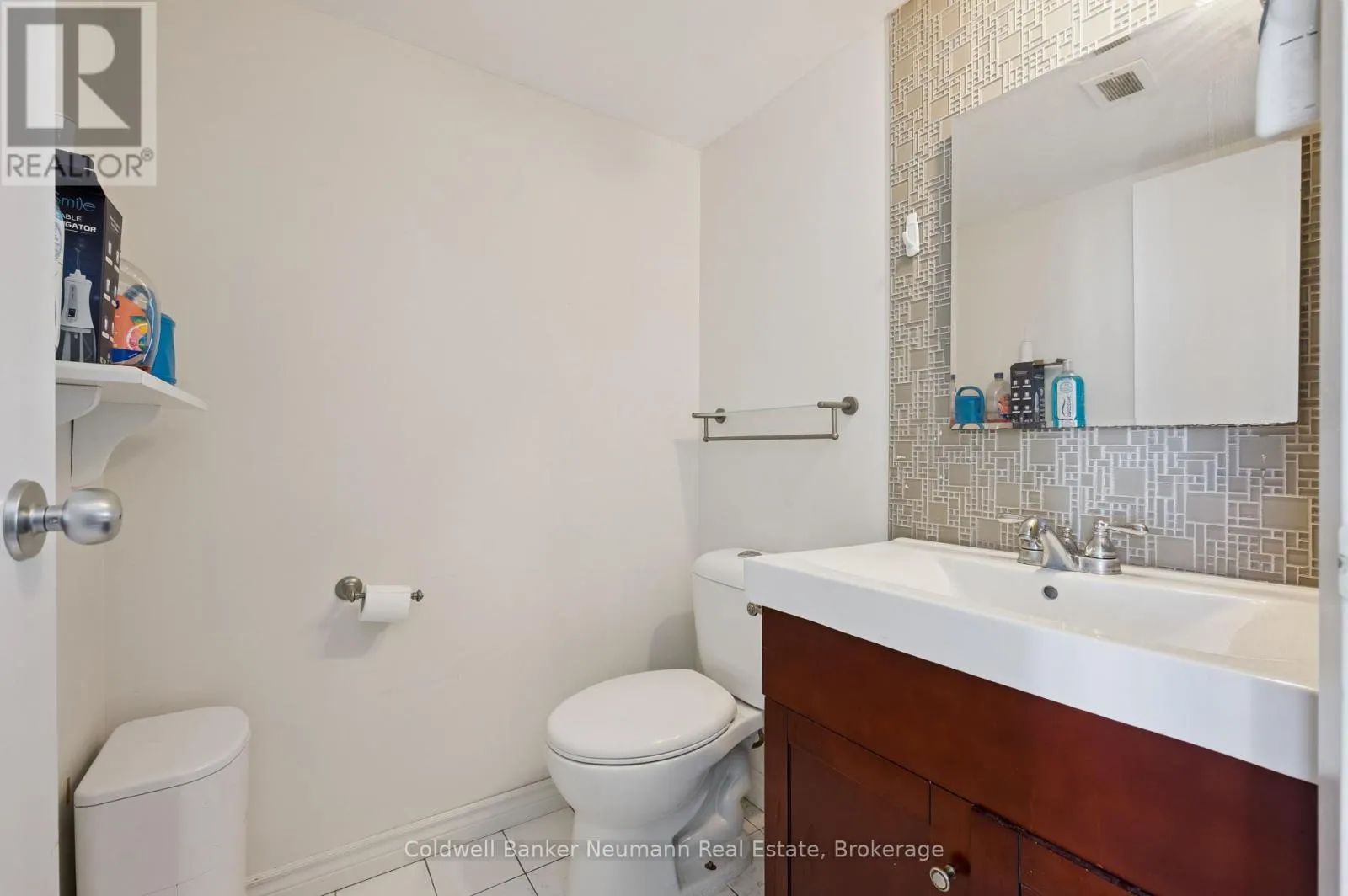 303 - 19 WOODLAWN ROAD E, #303