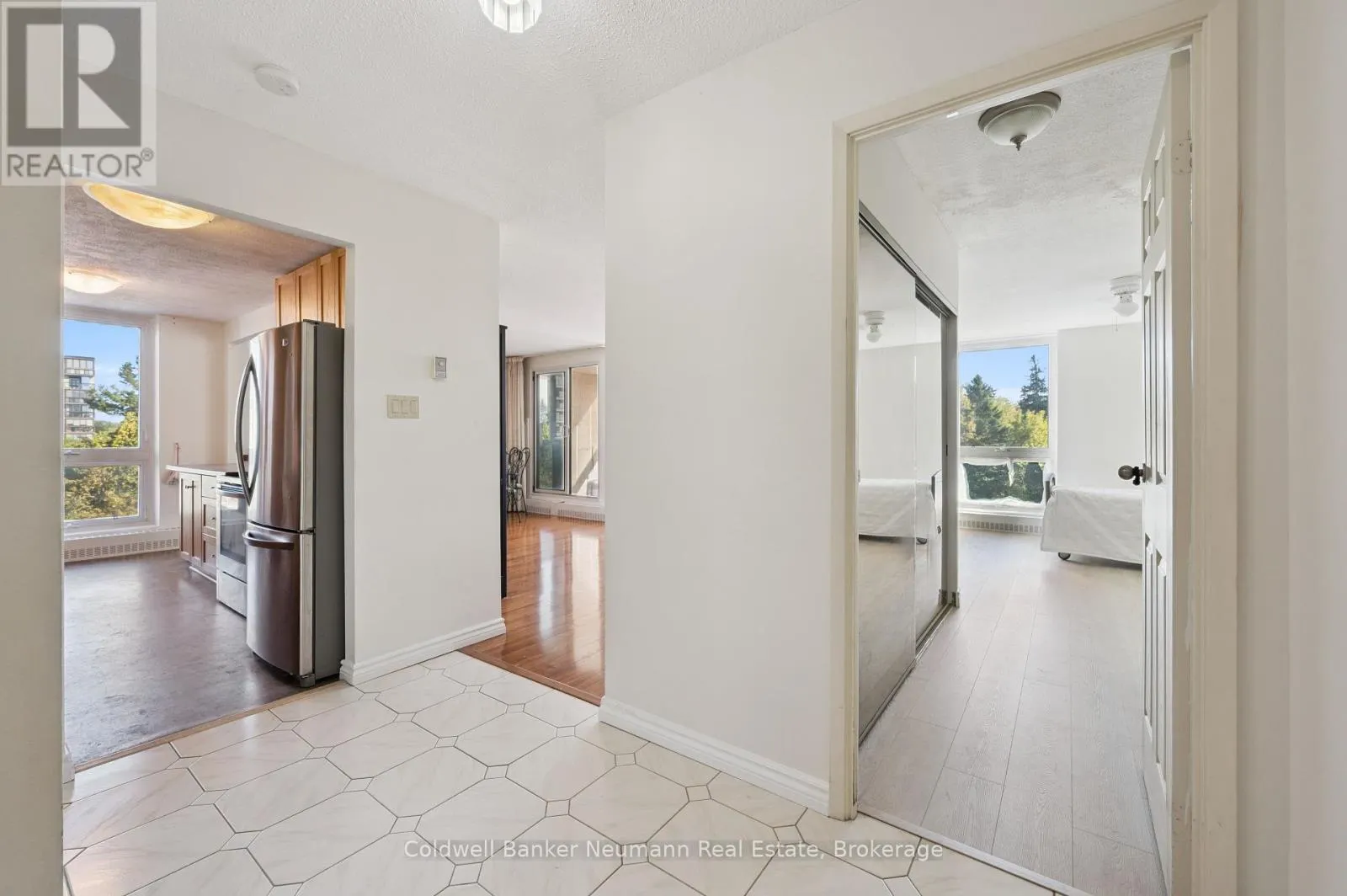 303 - 19 WOODLAWN ROAD E, #303