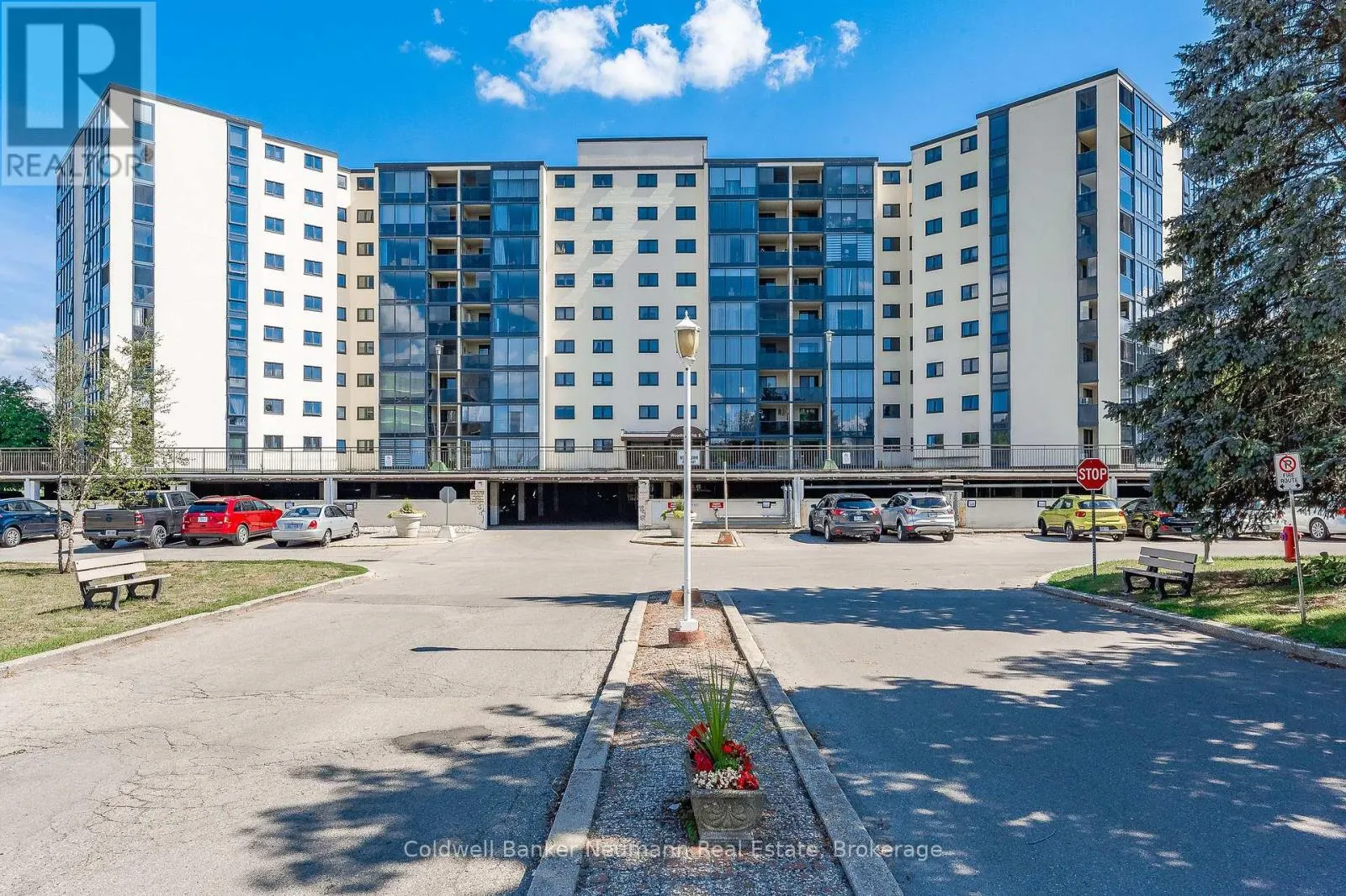 303 - 19 WOODLAWN ROAD E, #303