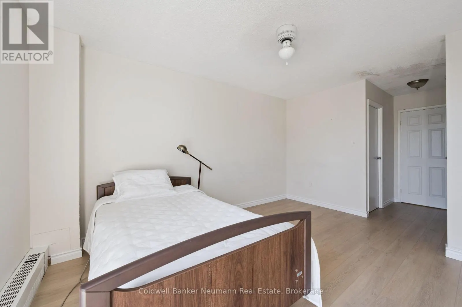 303 - 19 WOODLAWN ROAD E, #303