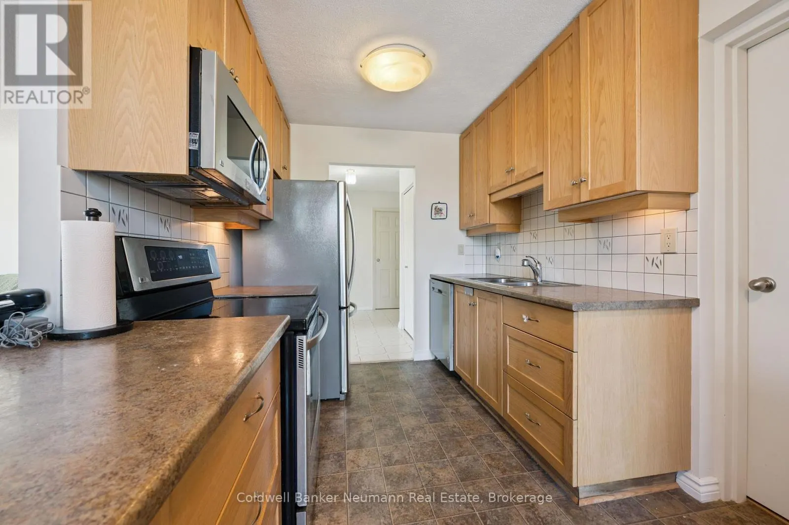 303 - 19 WOODLAWN ROAD E, #303