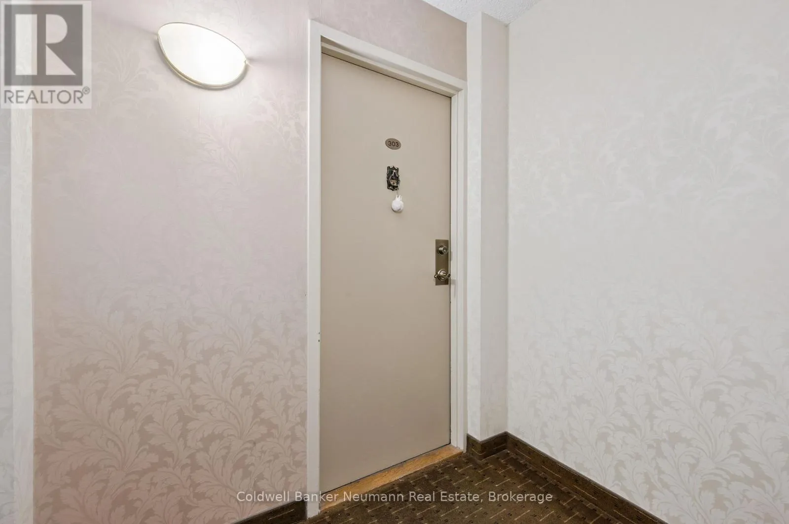 303 - 19 WOODLAWN ROAD E, #303