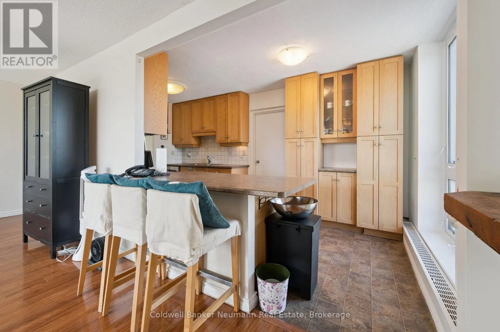 303 - 19 WOODLAWN ROAD E, #303