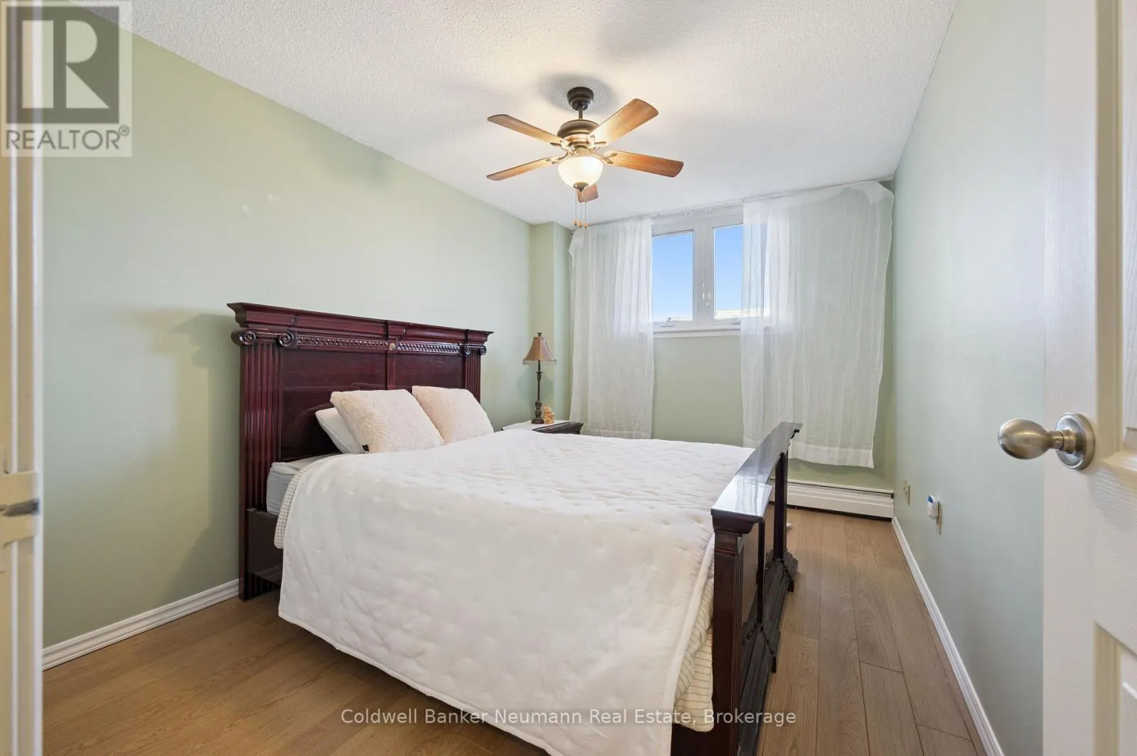 303 - 19 WOODLAWN ROAD E, #303