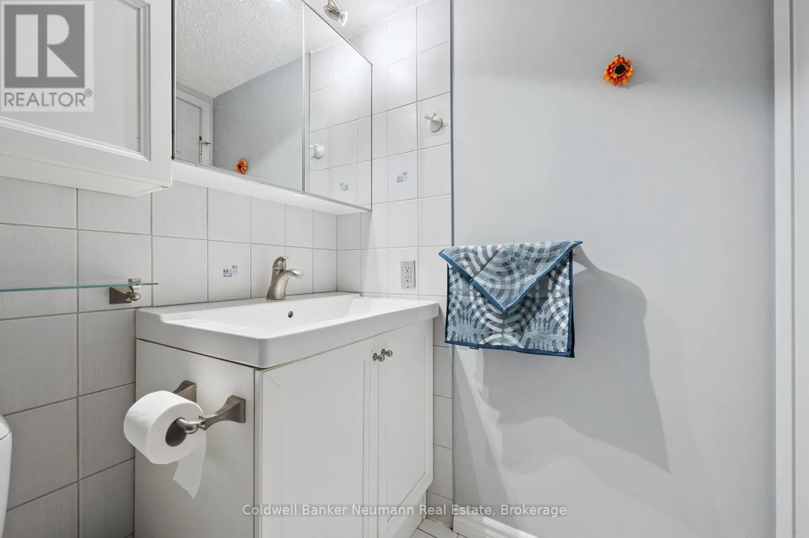 303 - 19 WOODLAWN ROAD E, #303