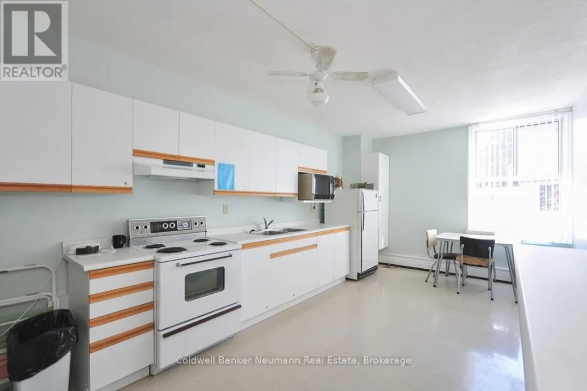 303 - 19 WOODLAWN ROAD E, #303