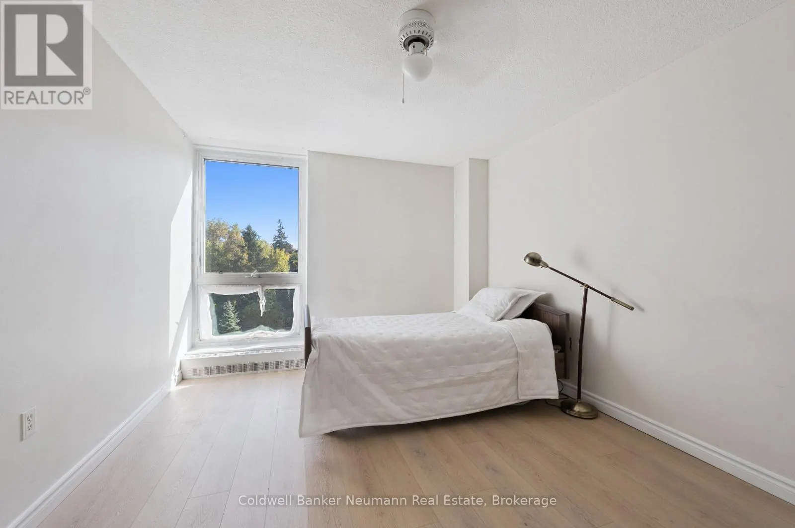 303 - 19 WOODLAWN ROAD E, #303