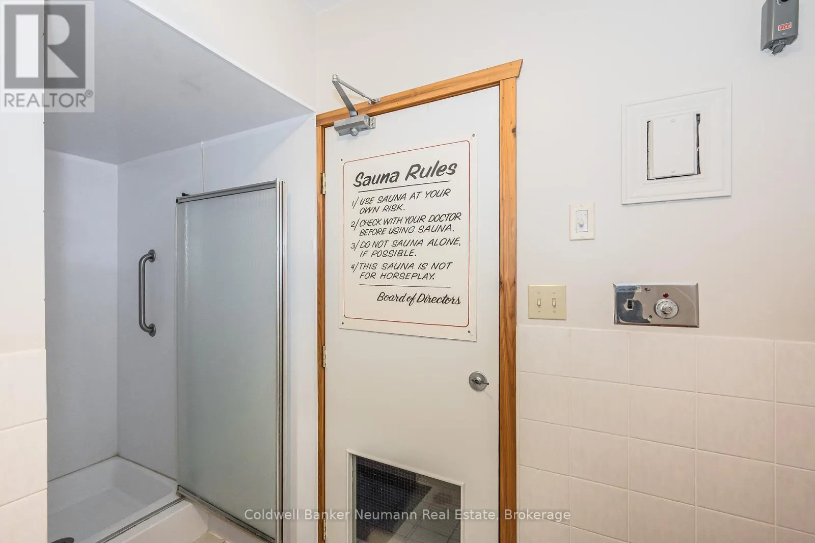 303 - 19 WOODLAWN ROAD E, #303
