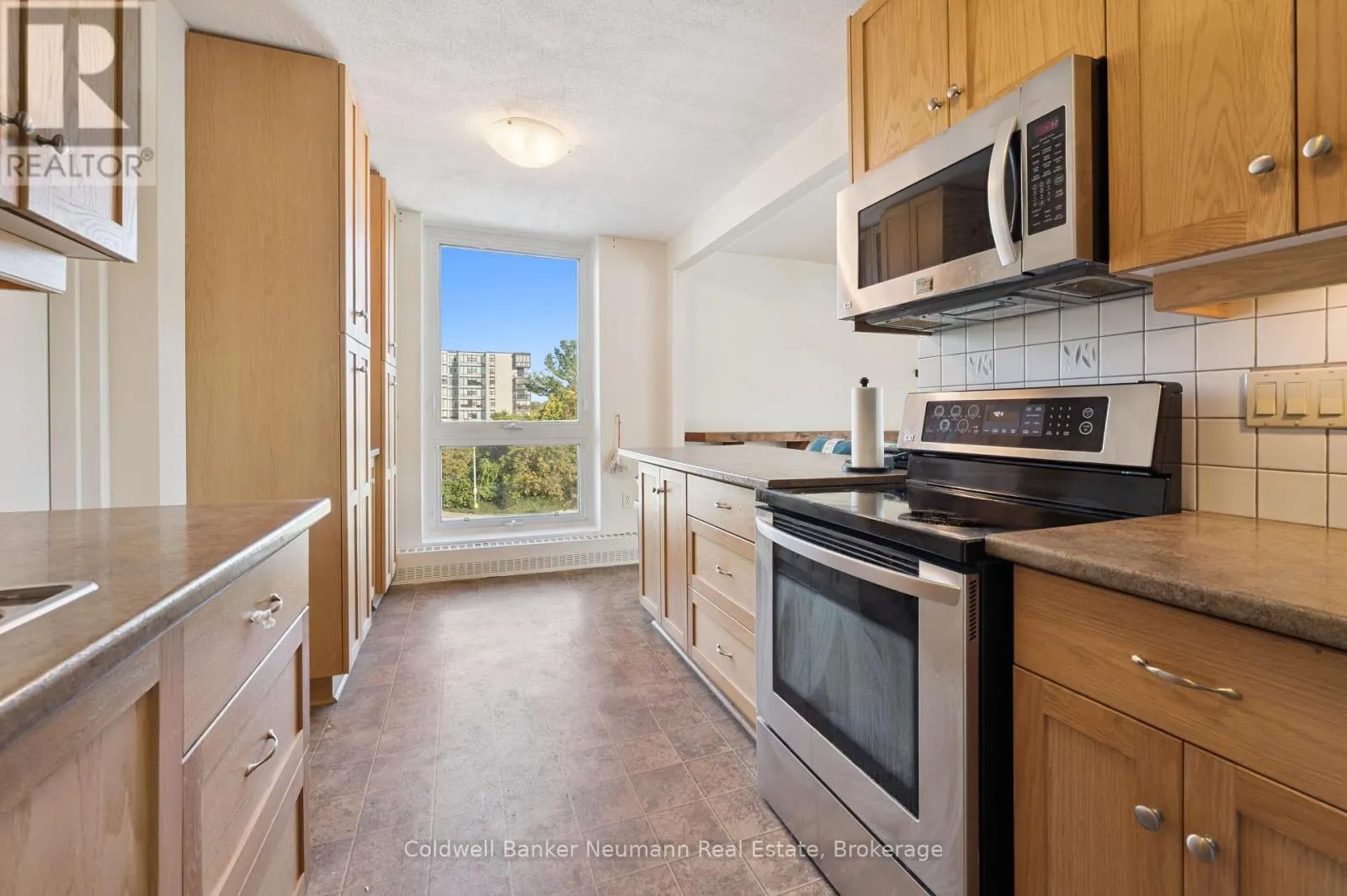 303 - 19 WOODLAWN ROAD E, #303