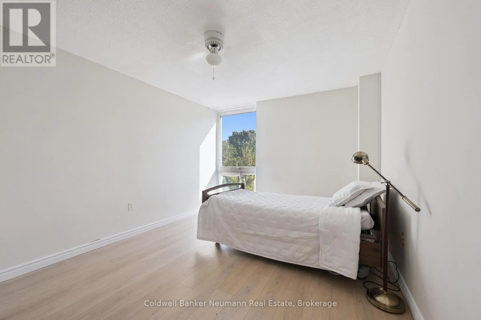 303 - 19 WOODLAWN ROAD E, #303