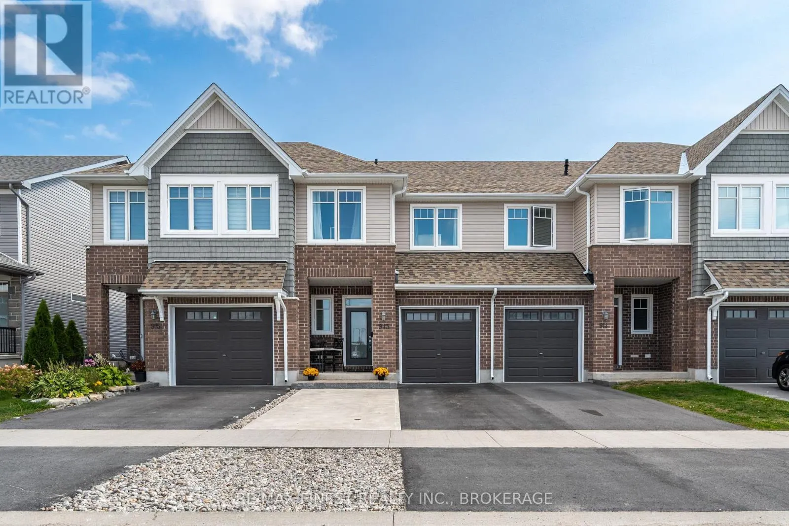 913 STONEWALK DRIVE