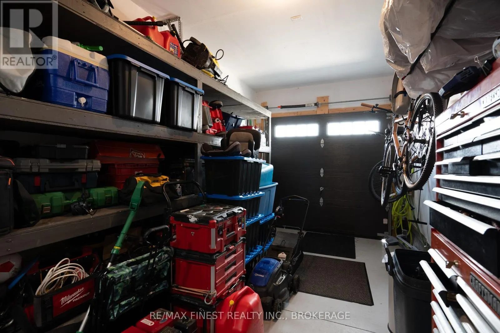 913 STONEWALK DRIVE