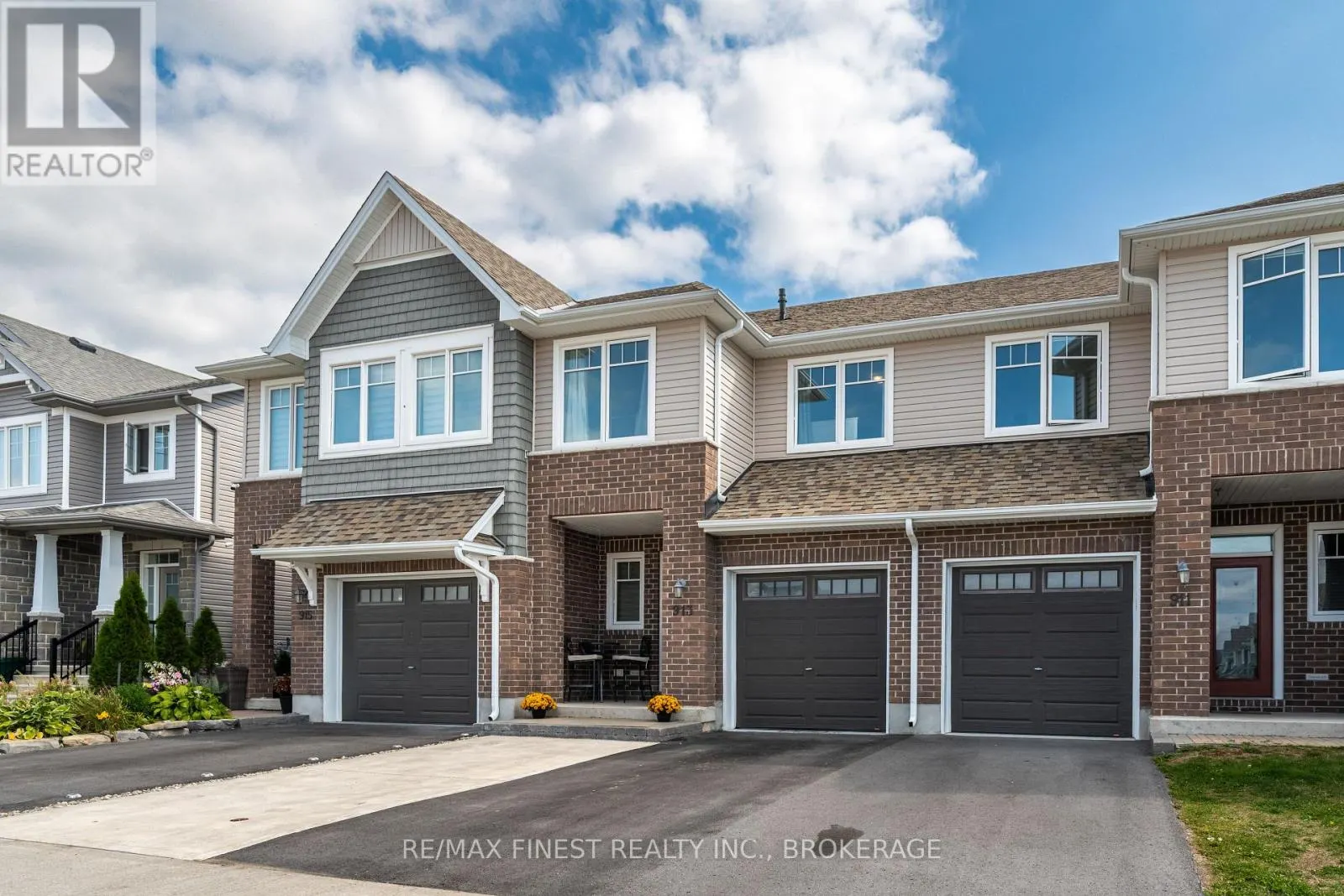 913 STONEWALK DRIVE