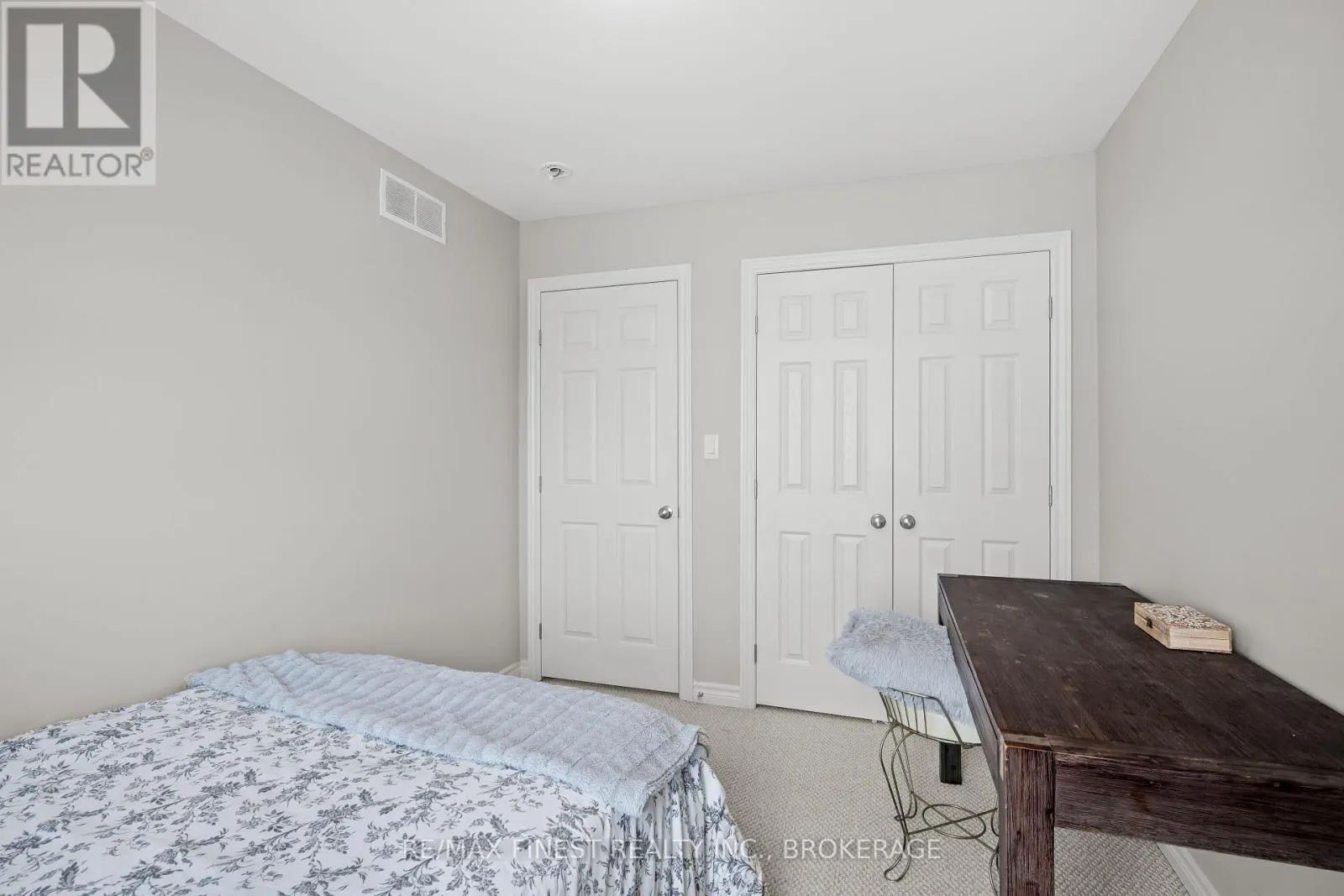 913 STONEWALK DRIVE