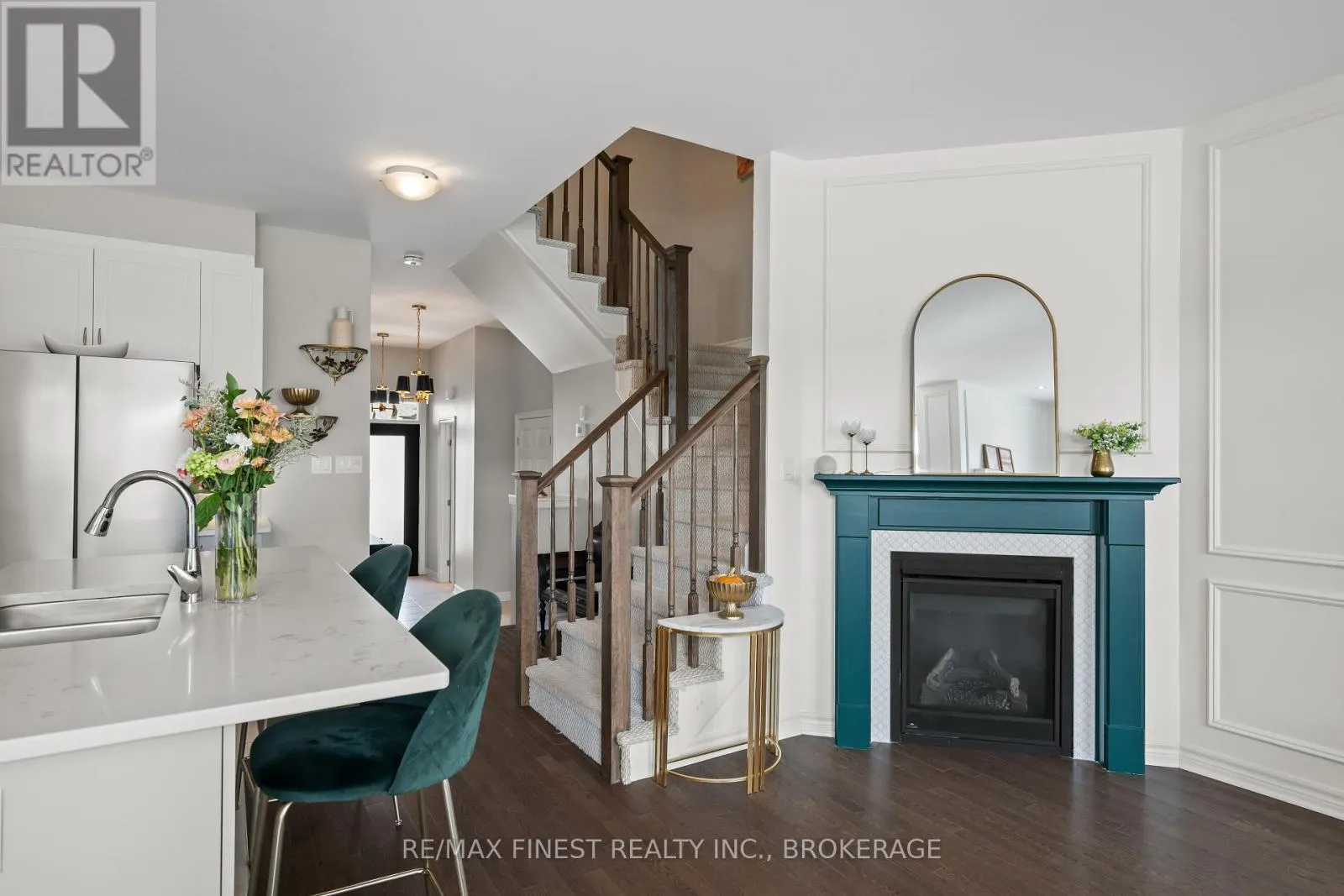 913 STONEWALK DRIVE