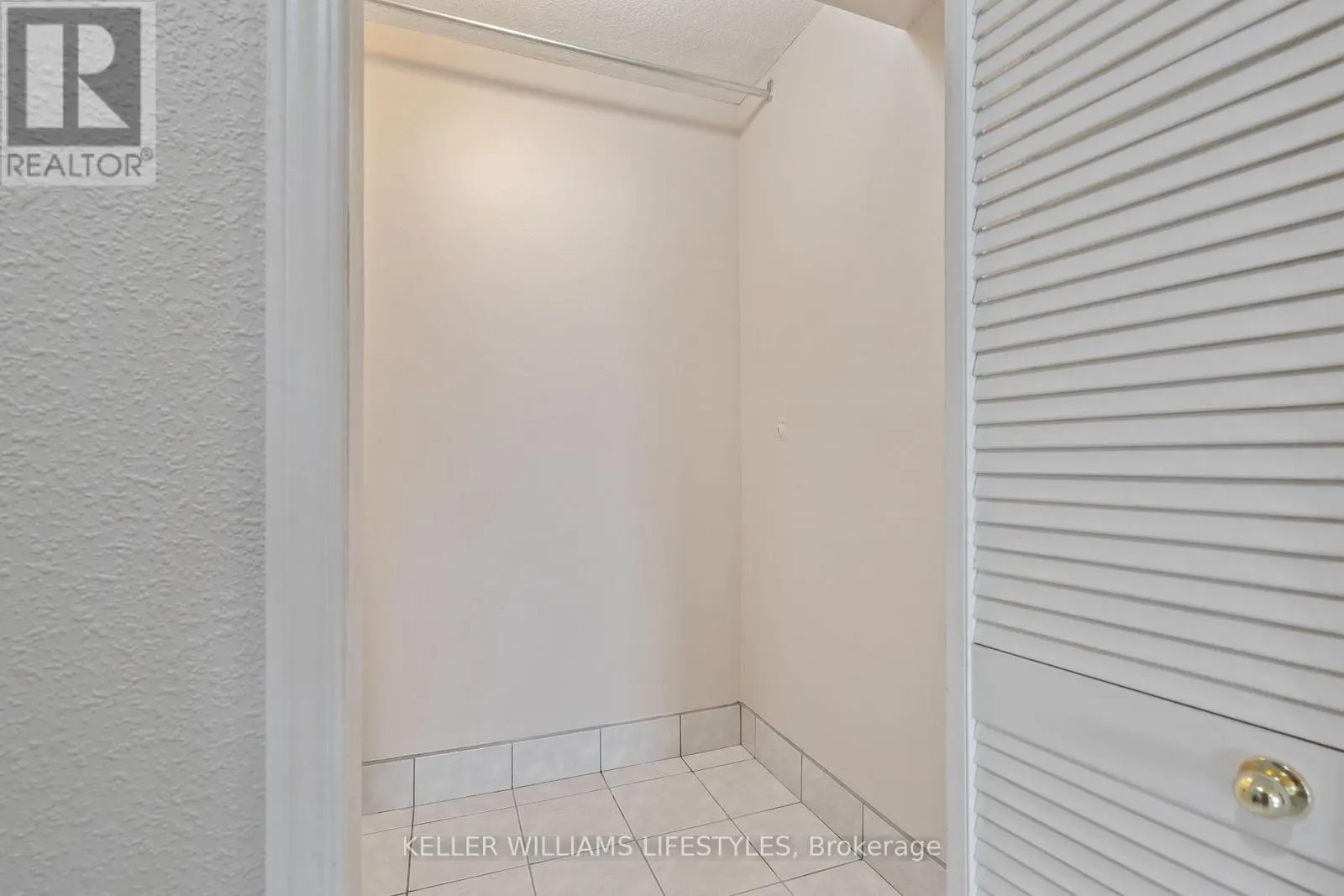 605 - 380 KING STREET, #605