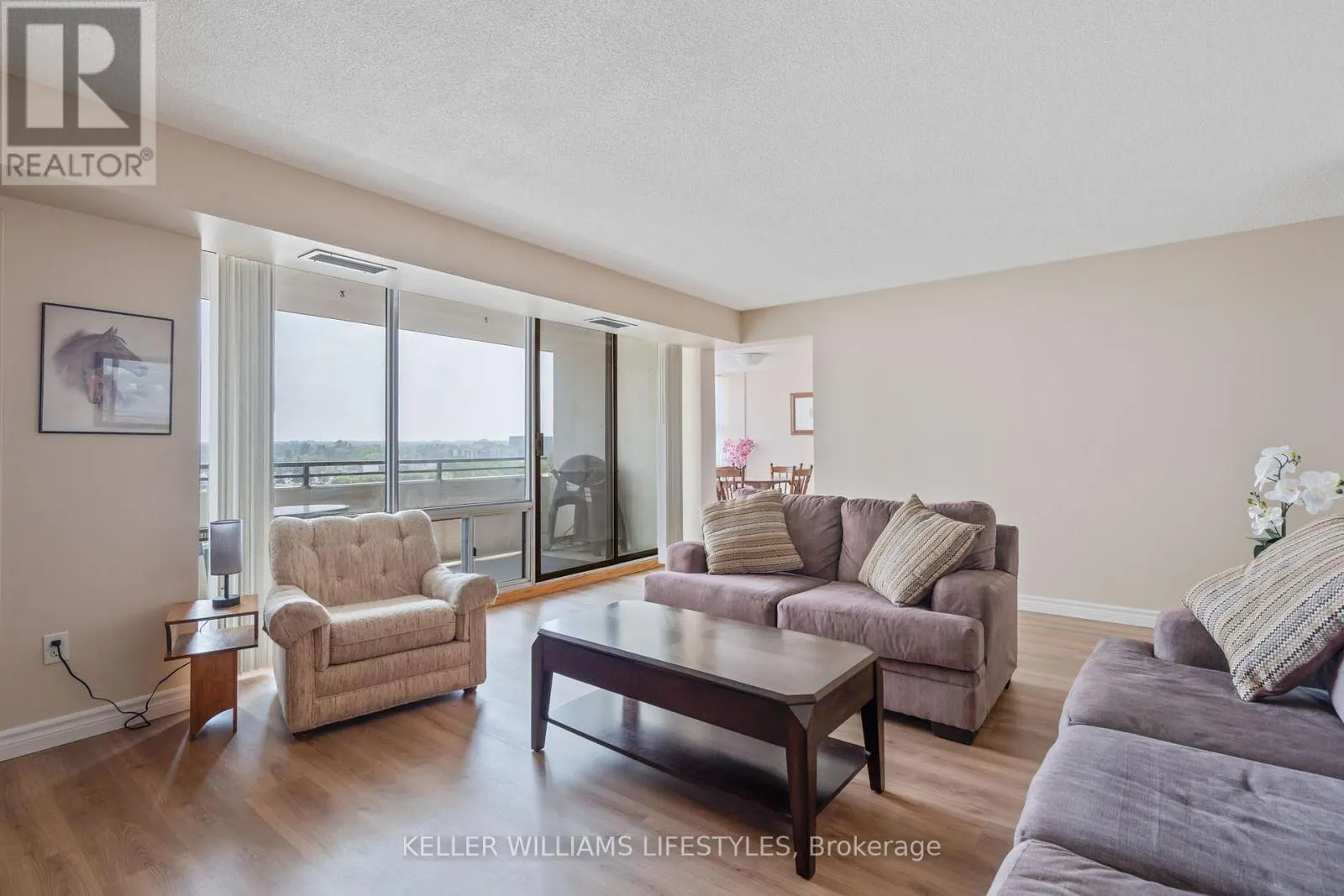 605 - 380 KING STREET, #605