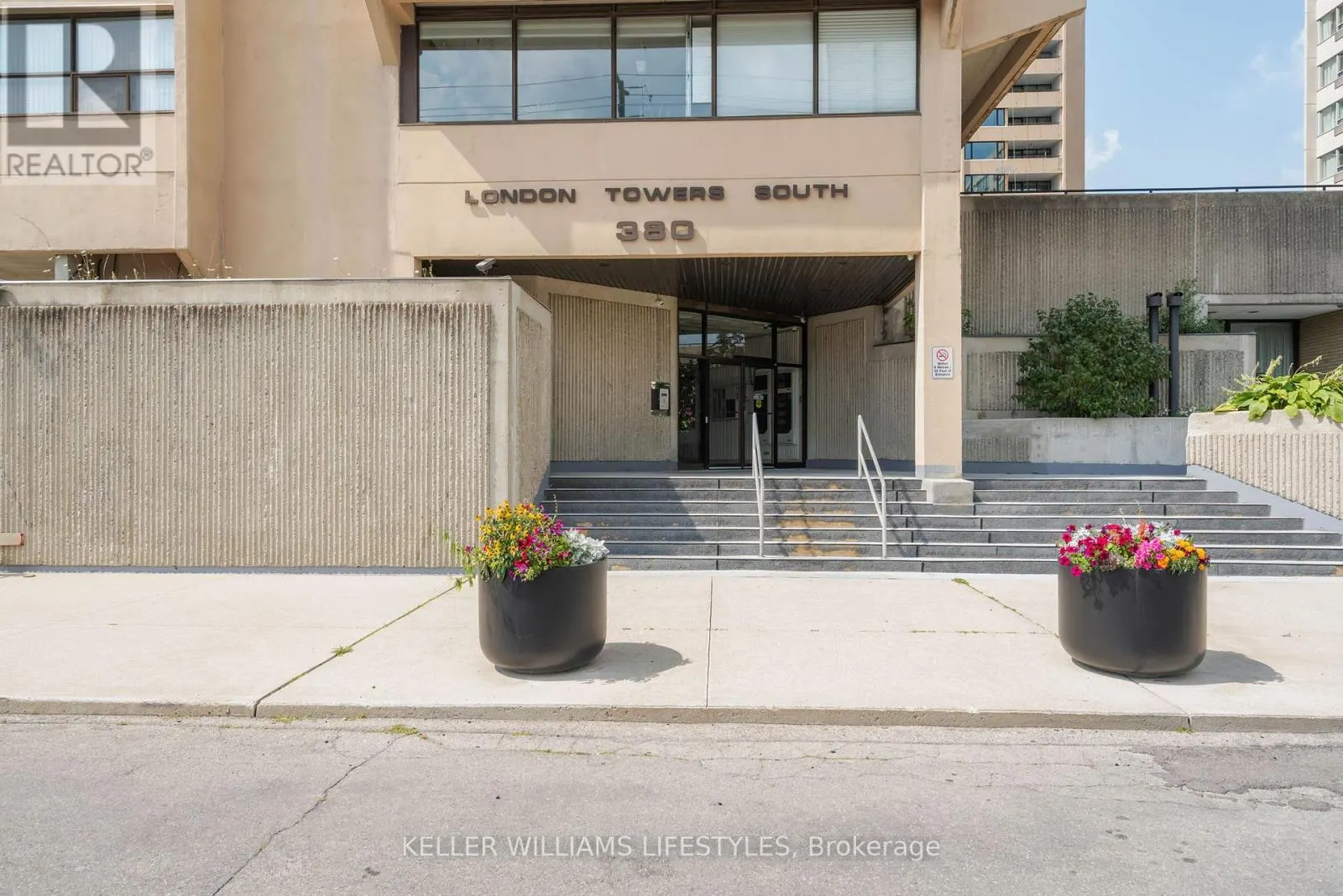 605 - 380 KING STREET, #605