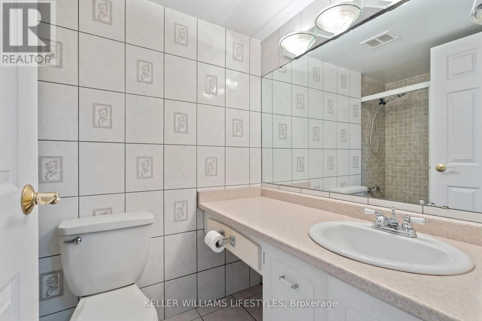605 - 380 KING STREET, #605