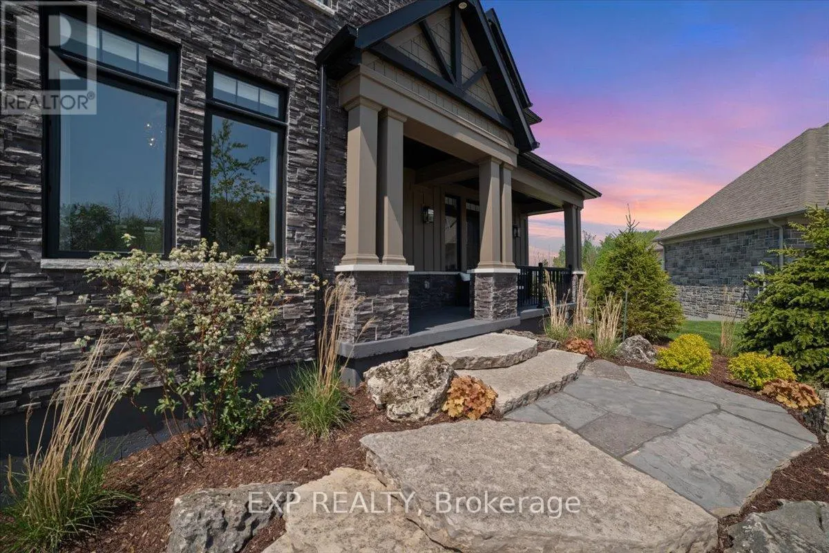 138 CREEKWOOD COURT E