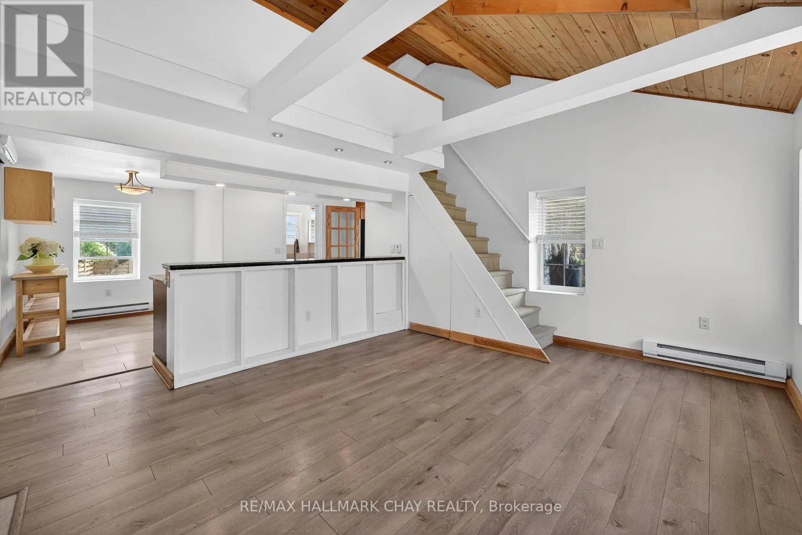 44 PLEASANT AVENUE S