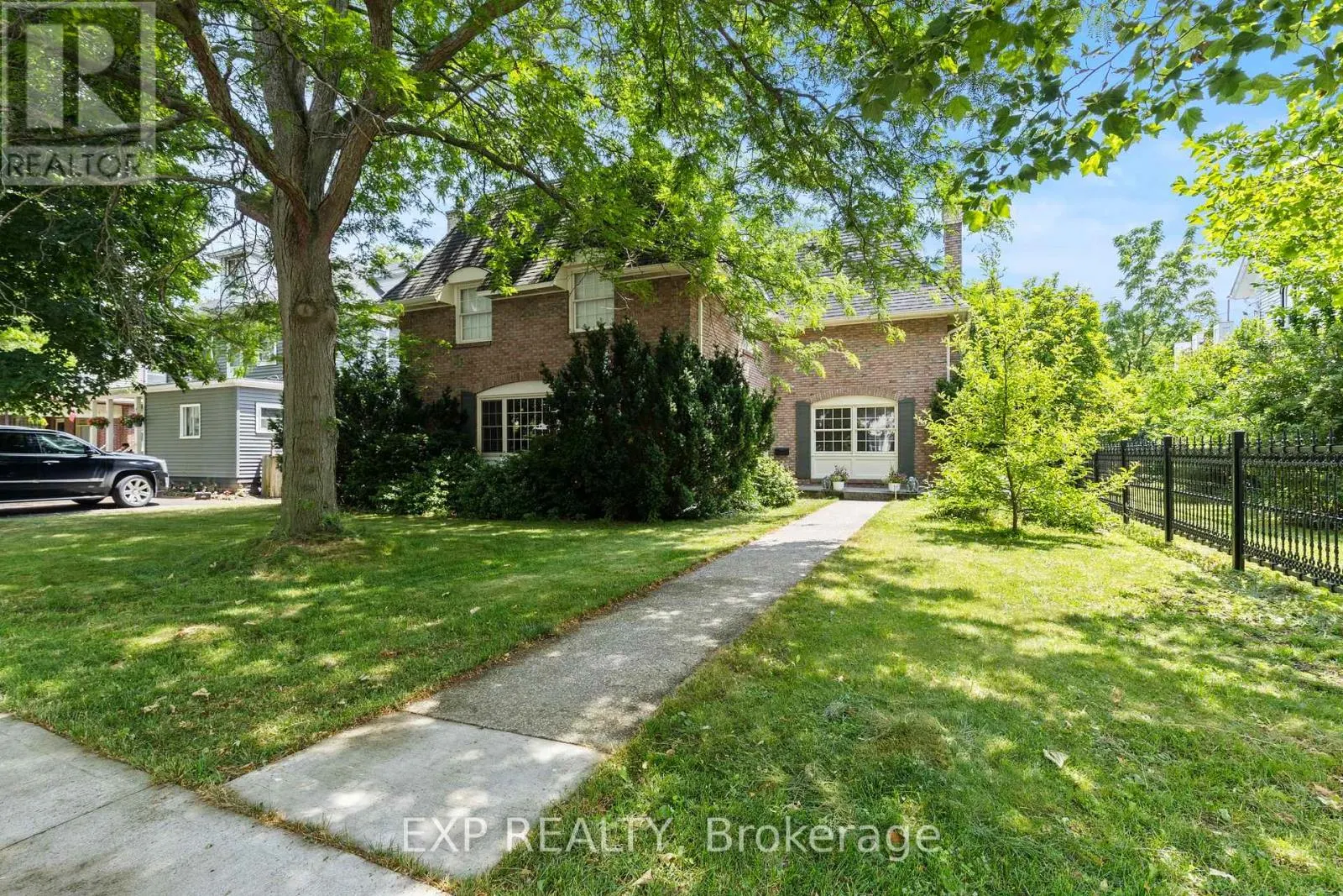 211 MERRITT STREET
