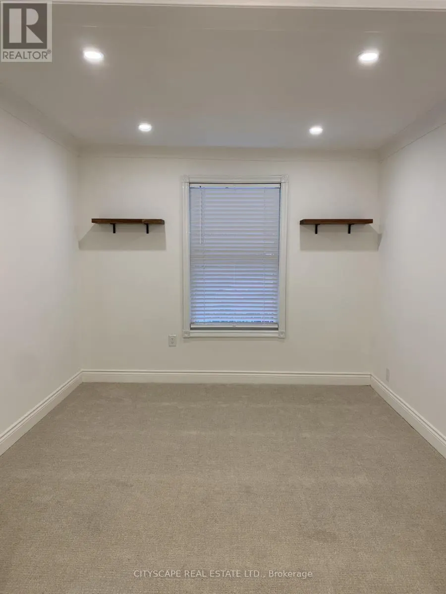 12 KINRADE AVENUE