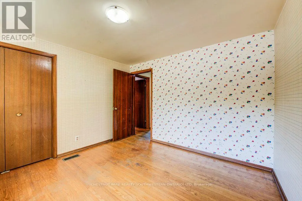 33 EVERGREEN CRESCENT