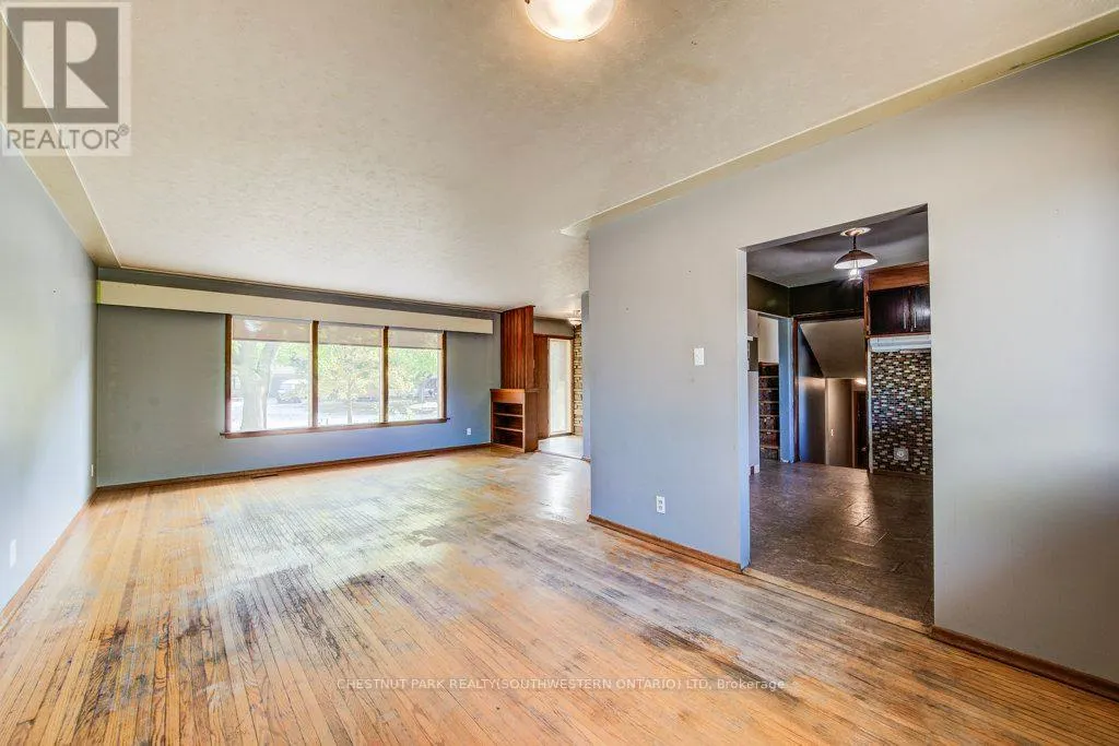 33 EVERGREEN CRESCENT